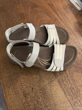 Abeo Neutral Beige Adjustable Comfort Sandals